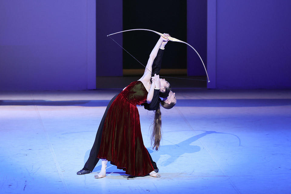 s23-0310_HamburgBallet_Sylvia_HP3_0677(photo_Kiyonori-Hasegawa).jpg