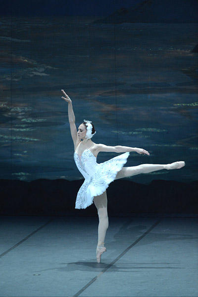 キエフ・バレエ『白鳥の湖』　写真：瀬戸秀美　写真提供：KORANSHA