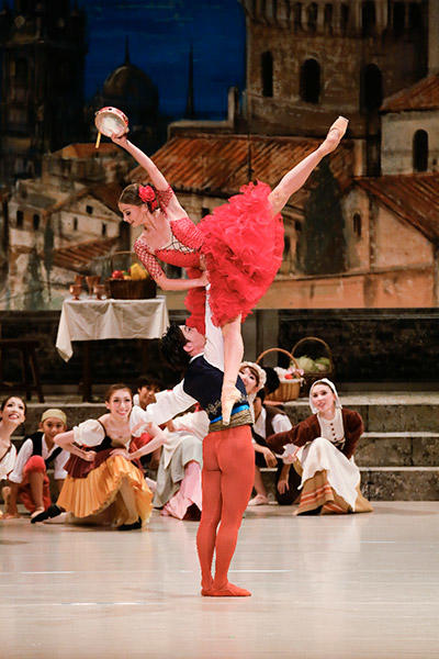 スペインの踊りの熱い情熱が溢れる舞台、NBAバレエ団の『ドン 