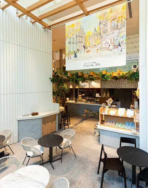 イラストレーター 山口 奈津さんとのコラボレーションイラストが代官山本店一面に