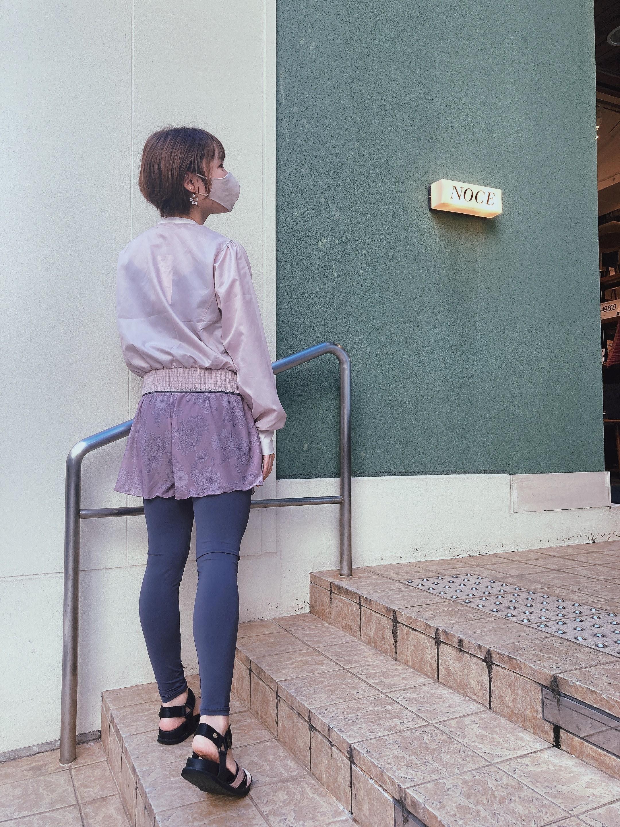 Chacott チャコット シックフローラルトップ ヨガ