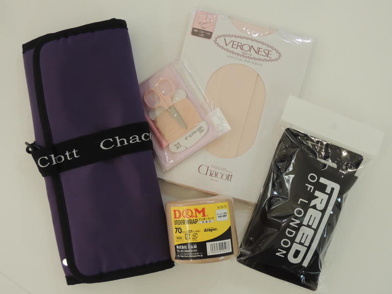 はじめてのトゥシューズ 他にもあると便利なものは チャコット