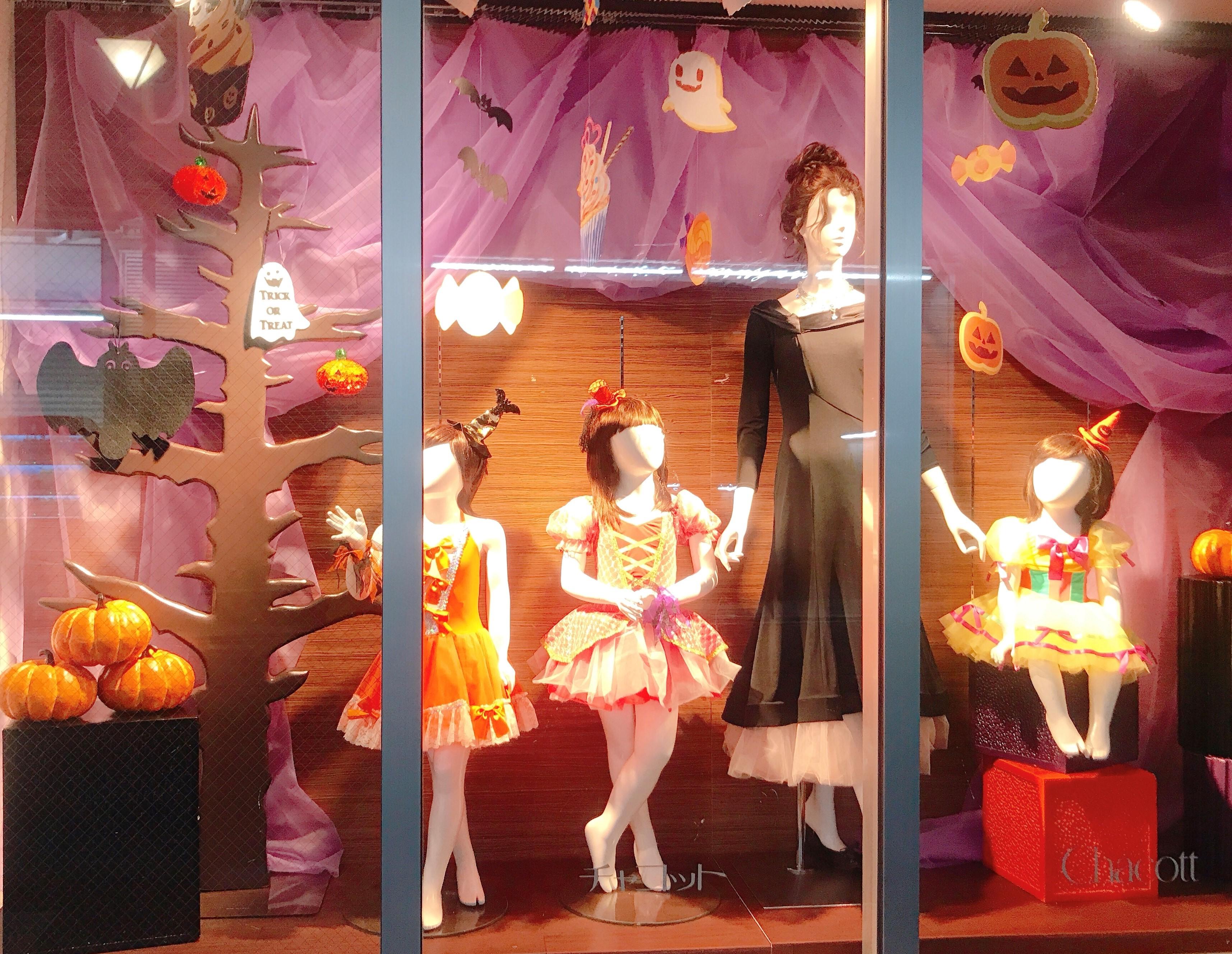 ハロウィンウィンドウ.jpg